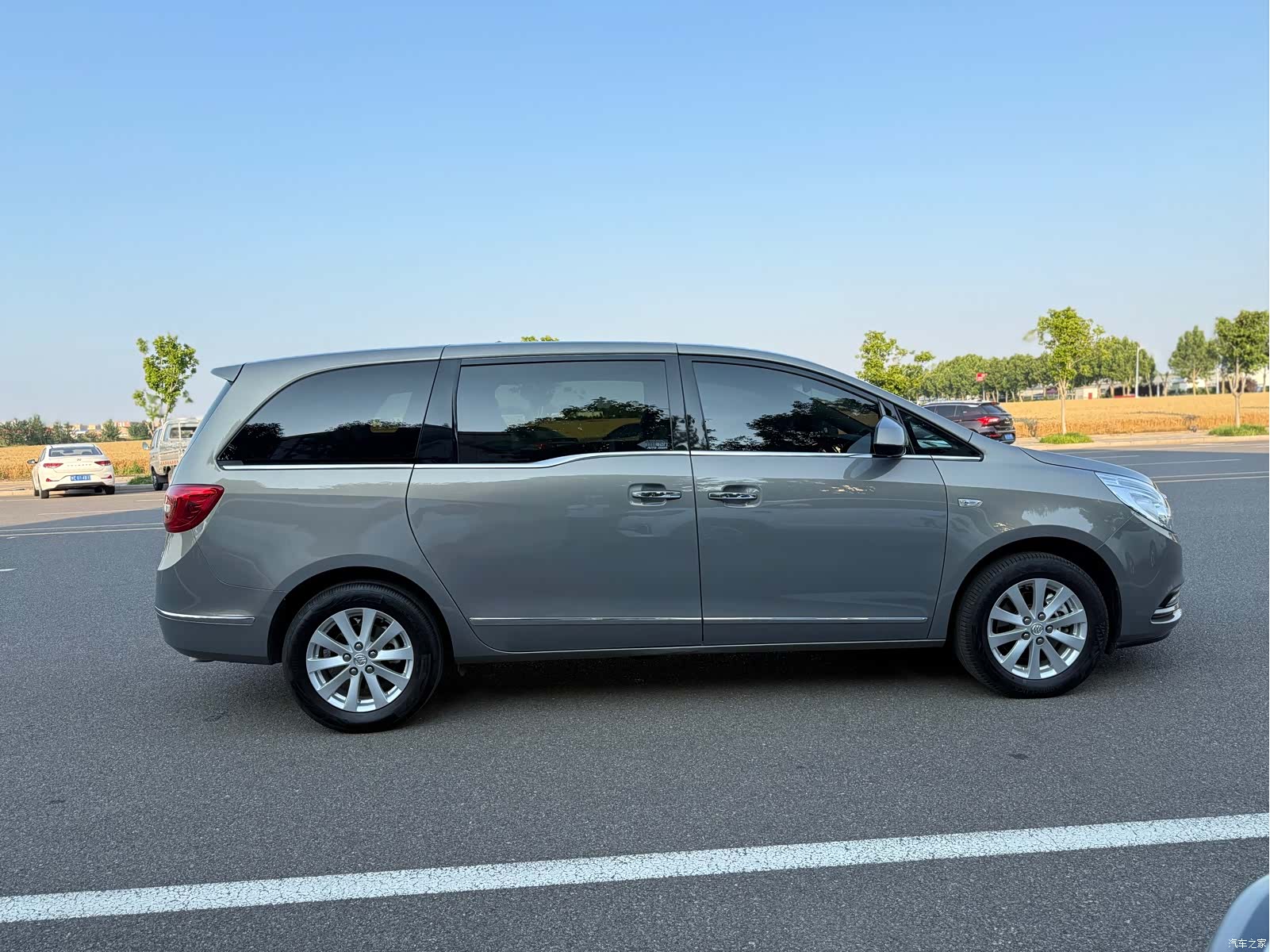 Buick GL8, 2019 8