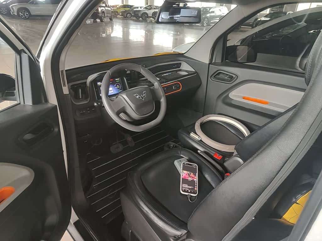 Wuling MINIEV, 2020 10
