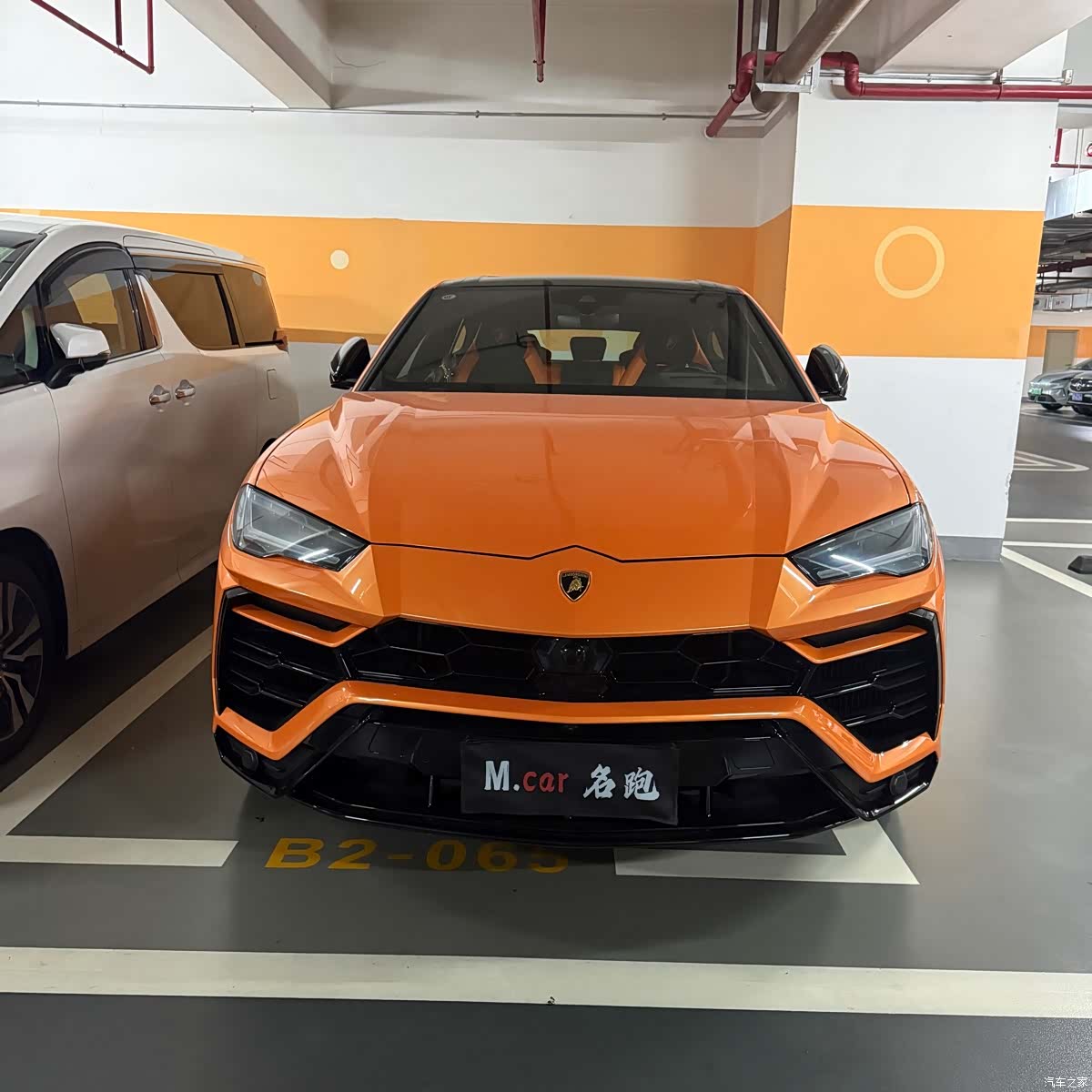 Lamborghini Urus, 2023 6