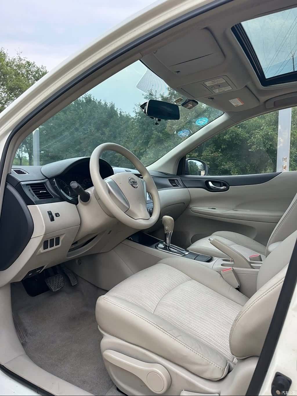 Nissan Tiida, 2012 8
