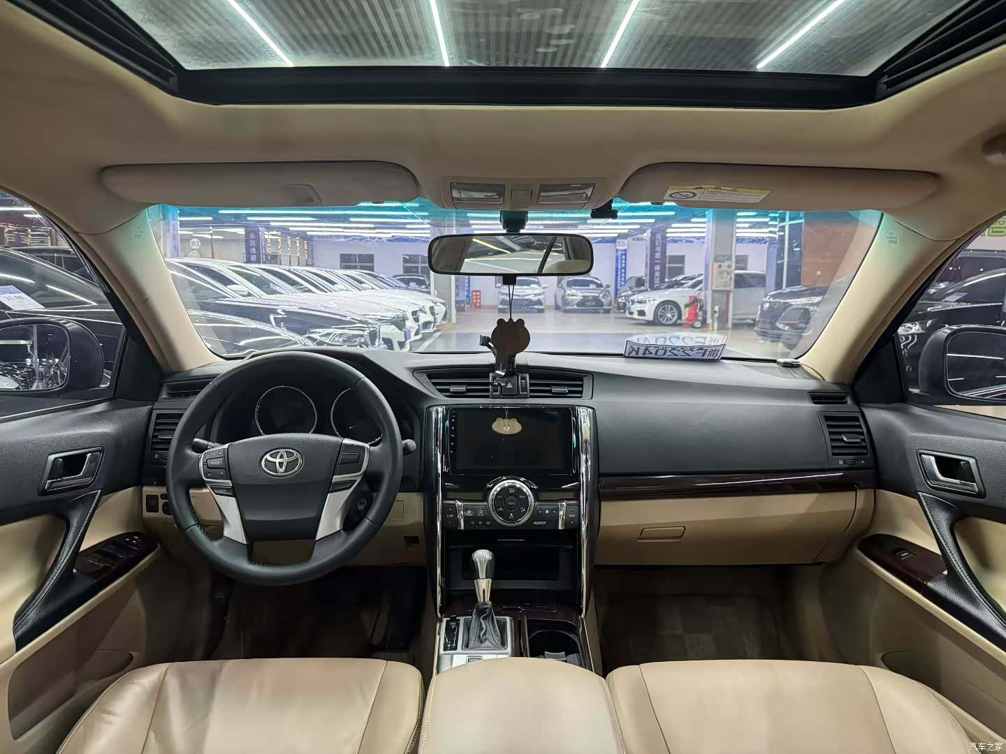 Toyota 2.5V, 2012 4