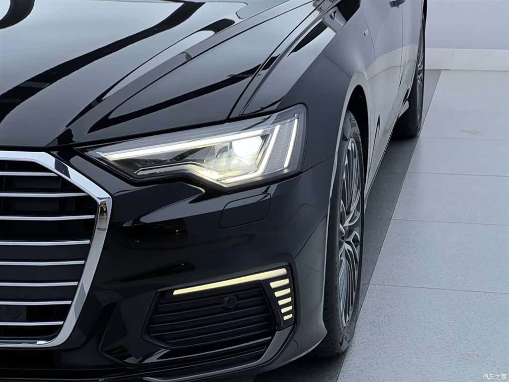Audi A6L, 2022 4