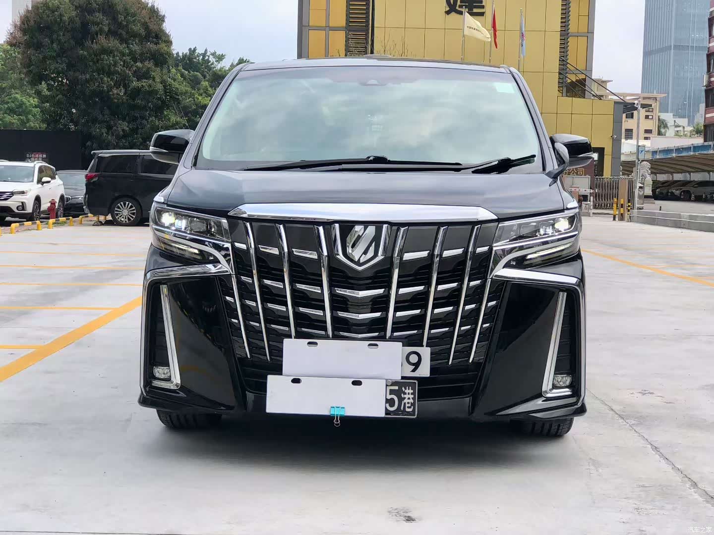 Toyota Alphard, 2018 3