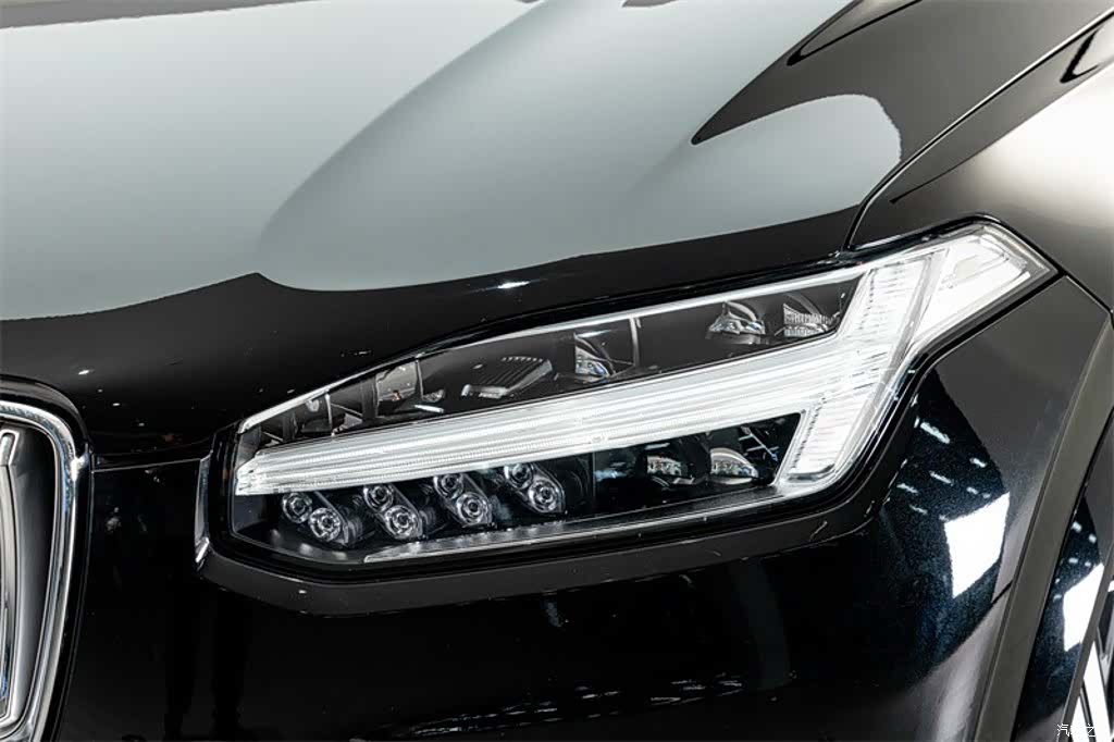Volvo XC90, 2022 4