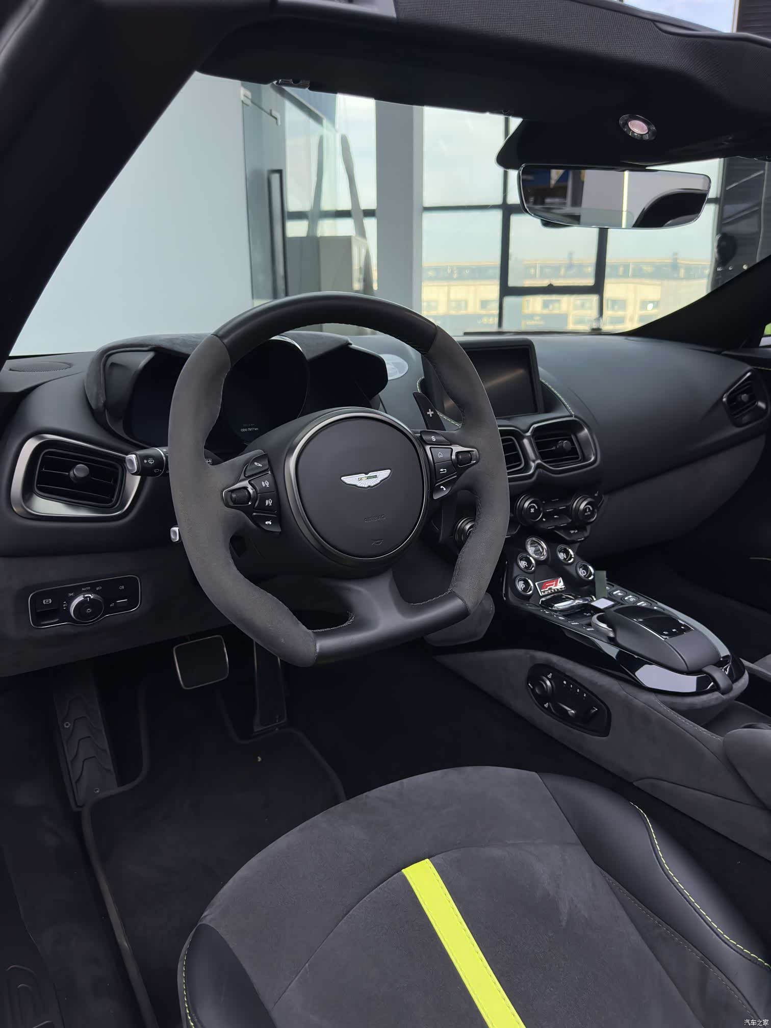 Aston Martin Vantage, 2022 20