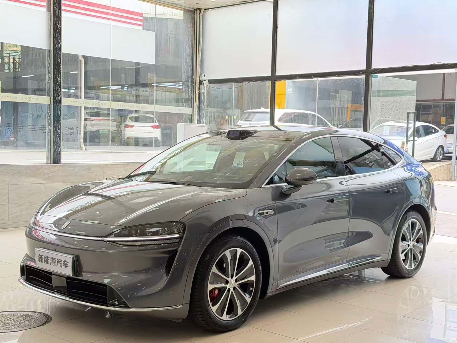 Luxeed R7, 2025 1