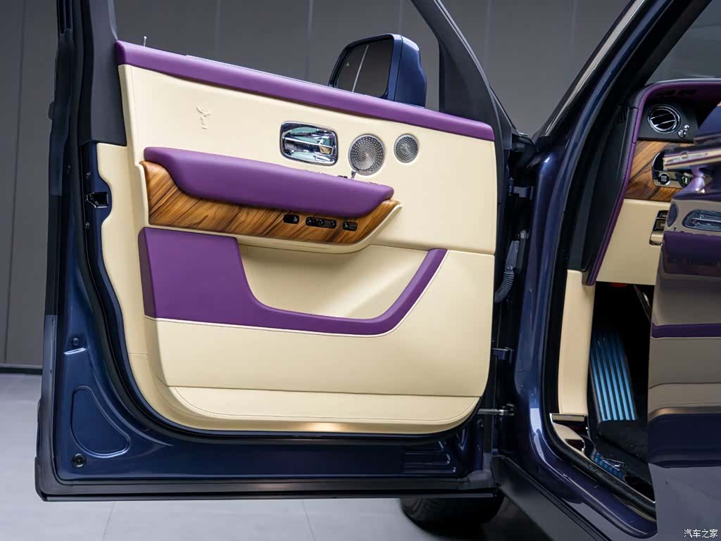 Rolls-Royce Cullinan, 2022 8
