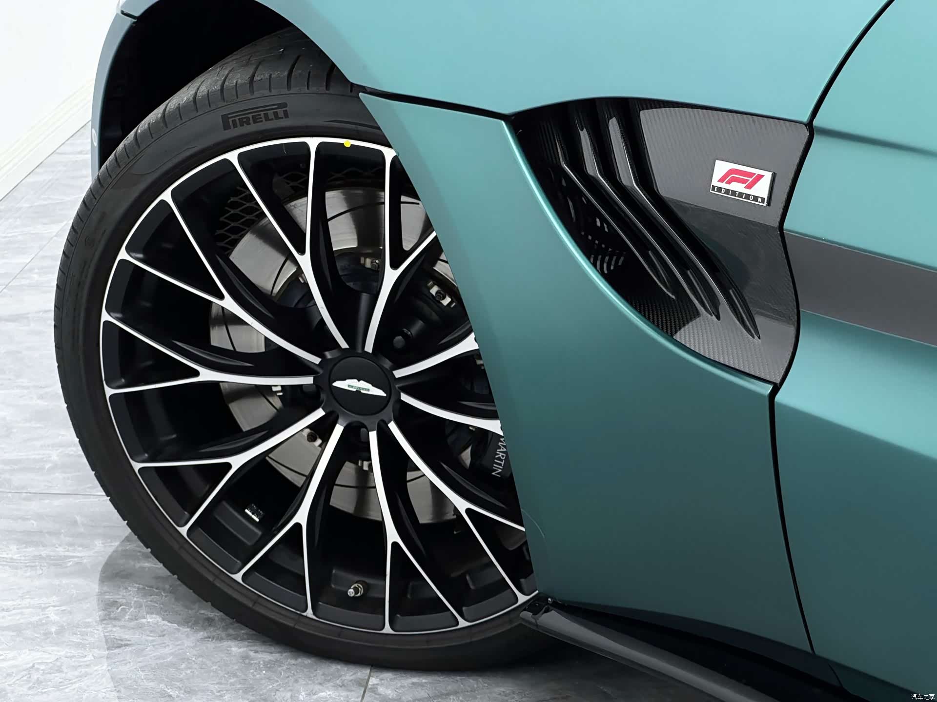 Aston Martin Vantage, 2022 10