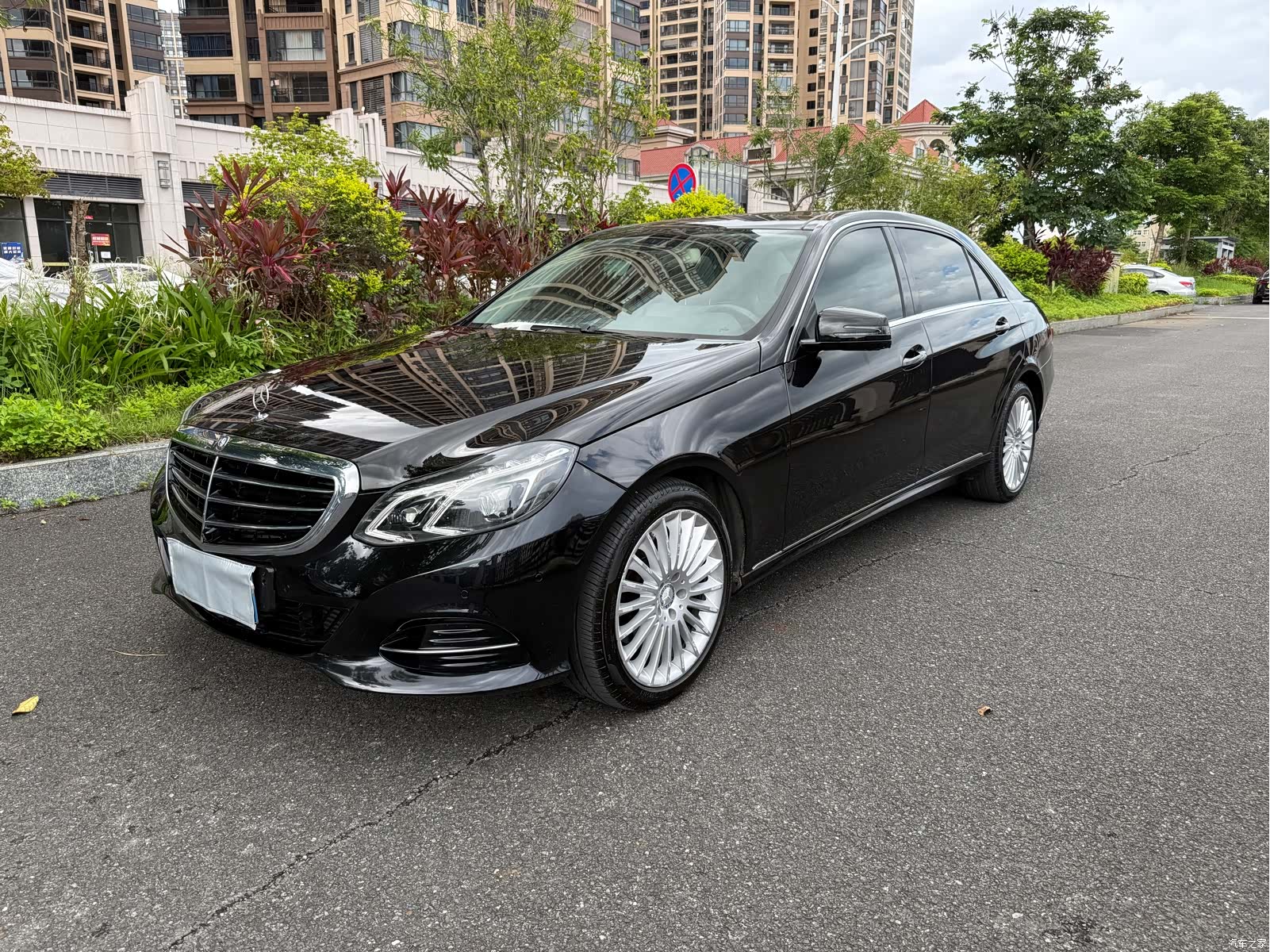 Mercedes-Benz E-Class, 2014 1