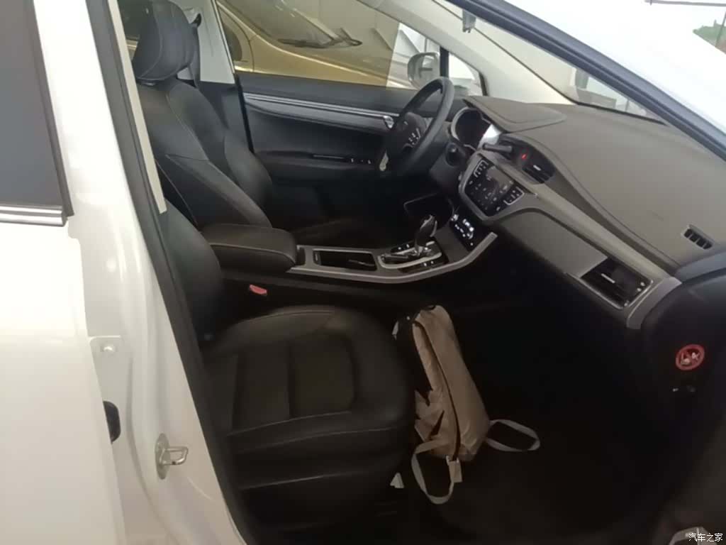 Geely Emgrand, 2019 25