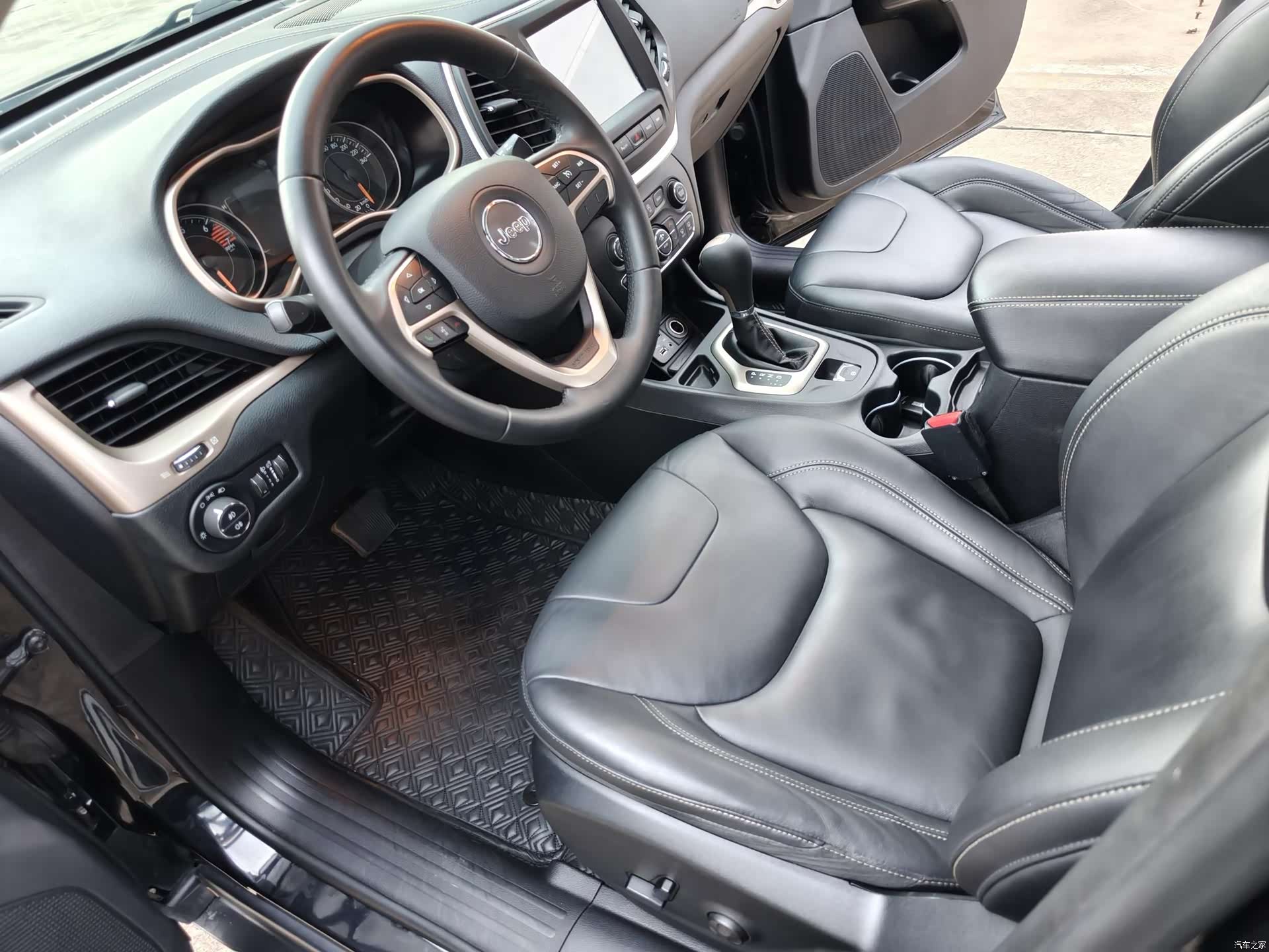 Jeep Cherokee, 2016 9