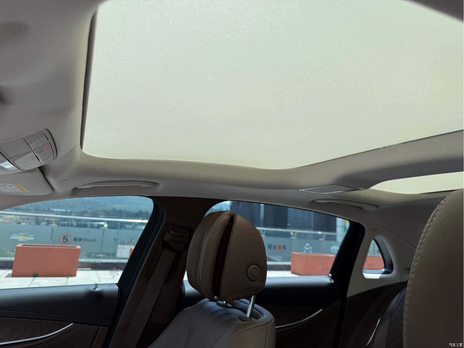 Mercedes-Benz E-Class, 2022 30