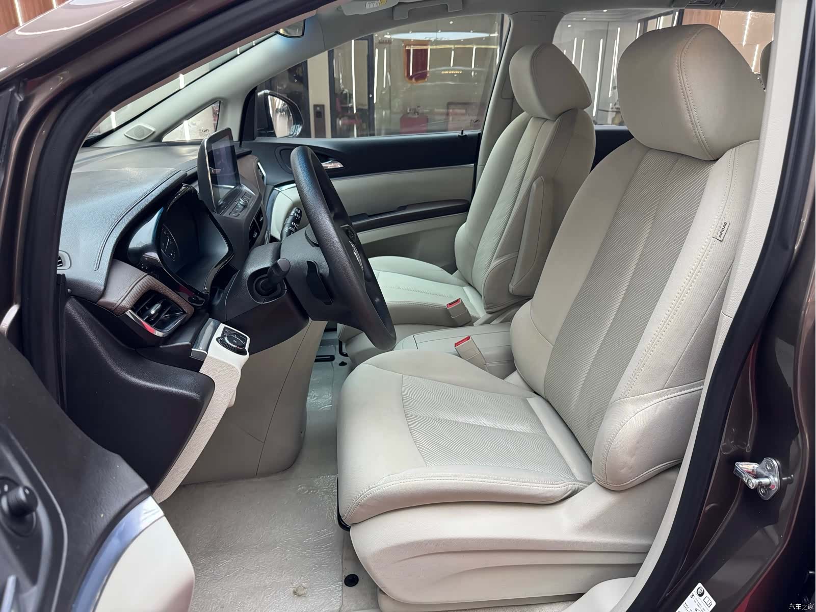 Buick GL8, 2024 18