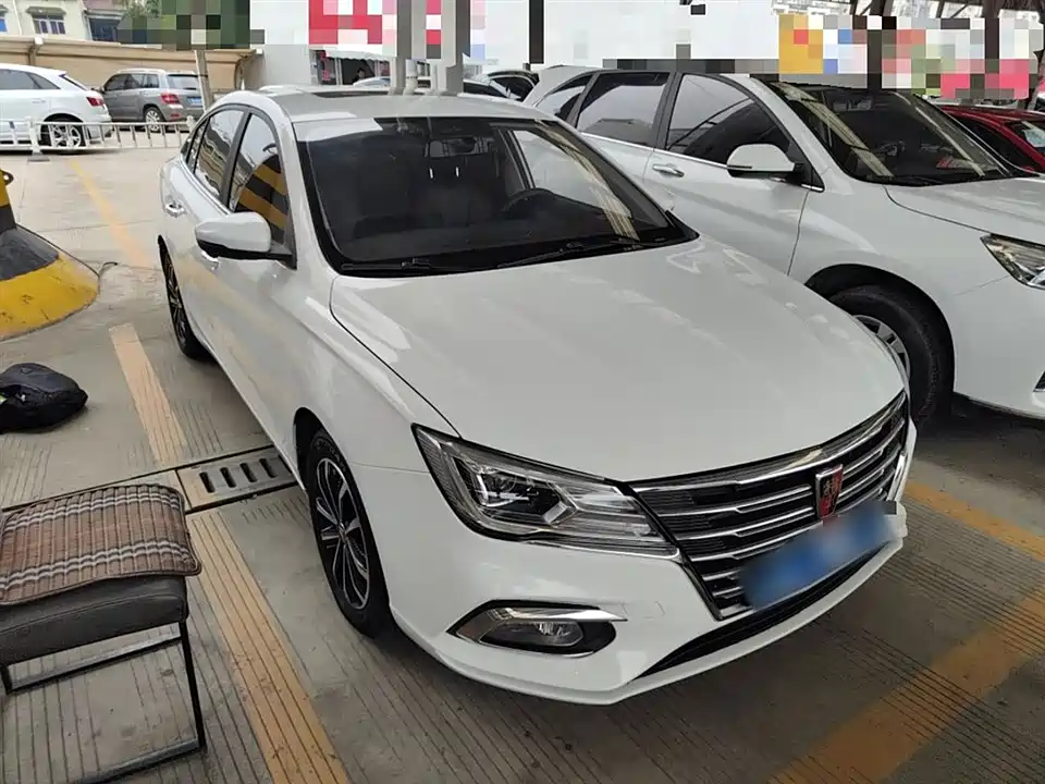 Roewe i5