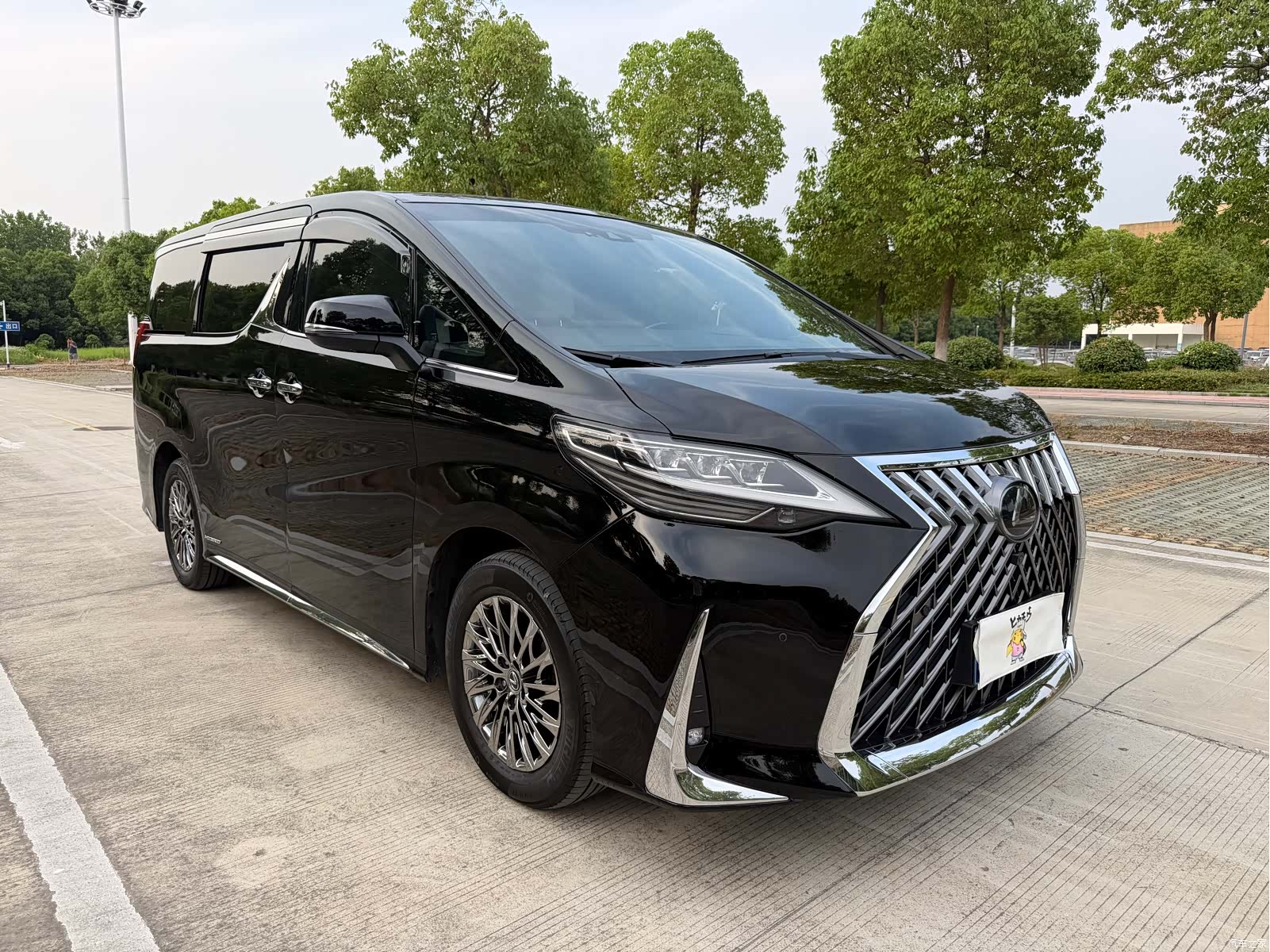 Lexus LM, 2021 3