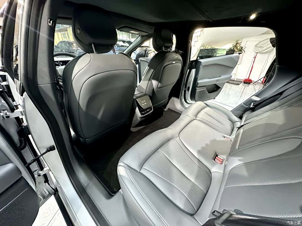 Xpeng P7, 2025 16