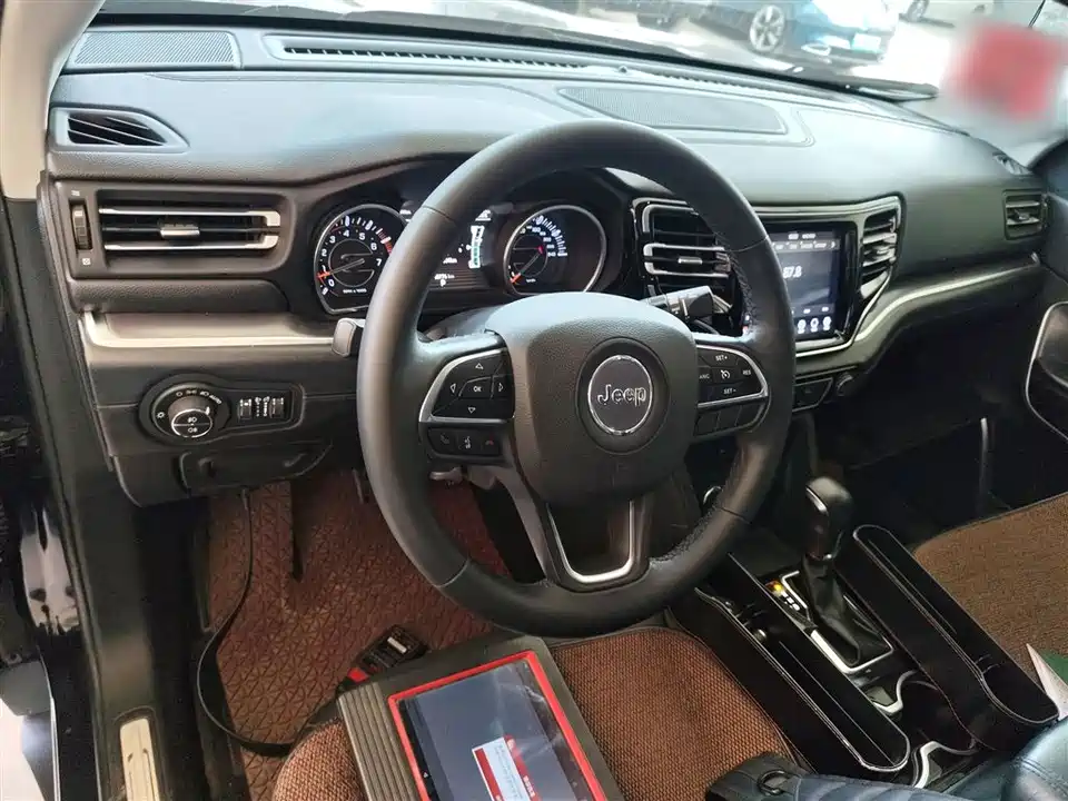 Jeep Grand Commander