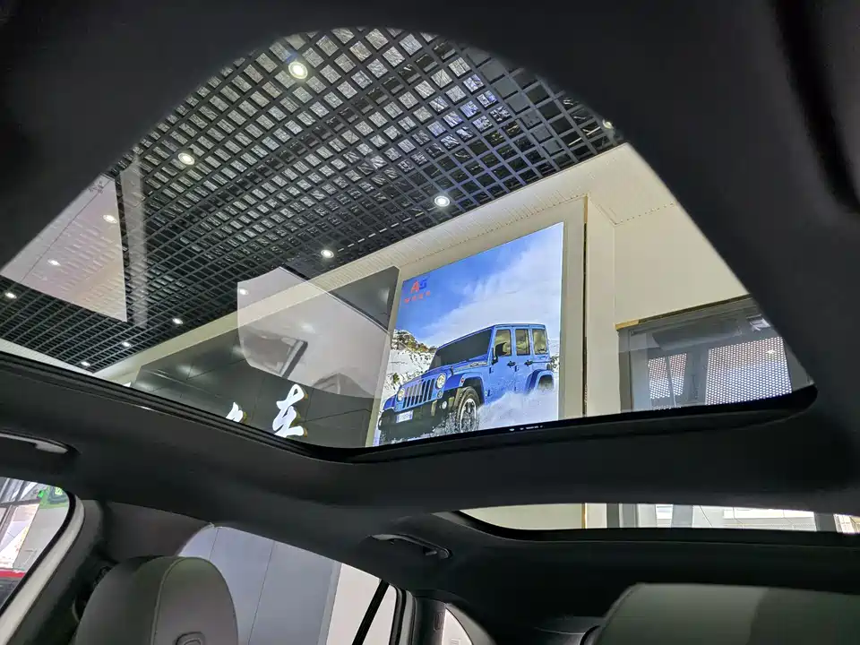 Mercedes-Benz GLA Mercedes-Benz GLA