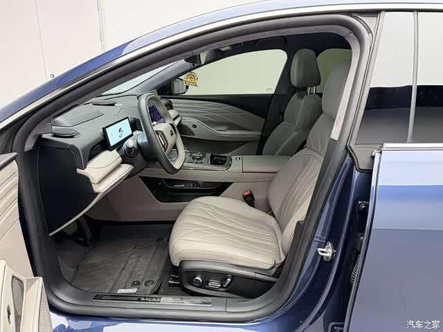 Geely 8, 2025 11