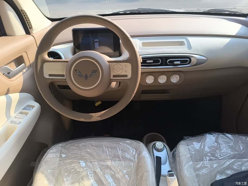 Wuling MINIEV, 2025 10