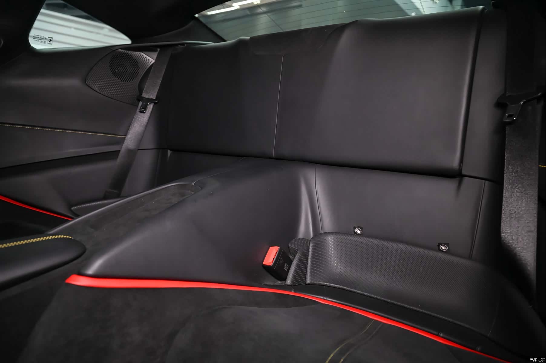 Ferrari Roma, 2021 10