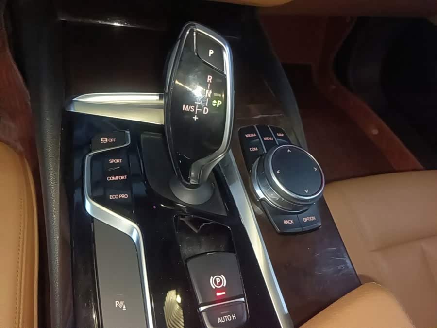 BMW 5 Series 2018, фото 13