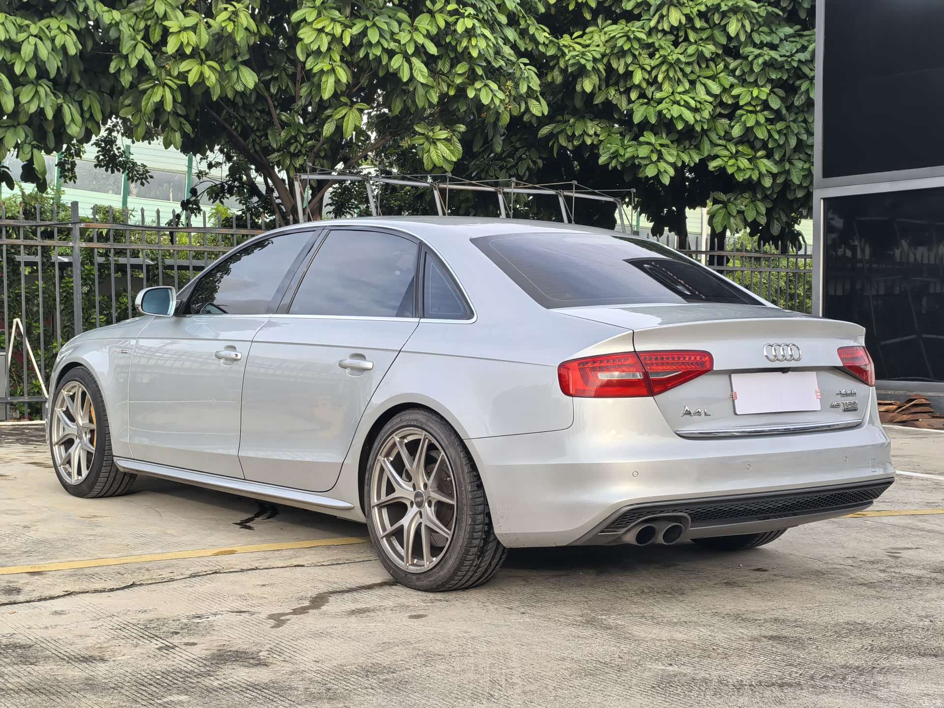 Audi A4L, 2016 6