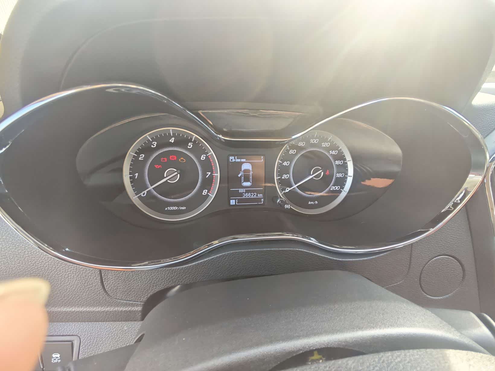 Wuling 560, 2016 16