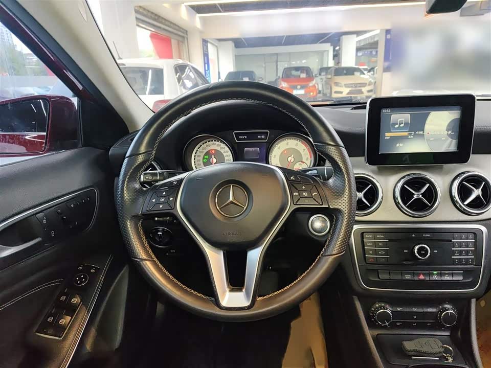 Mercedes-Benz GLA