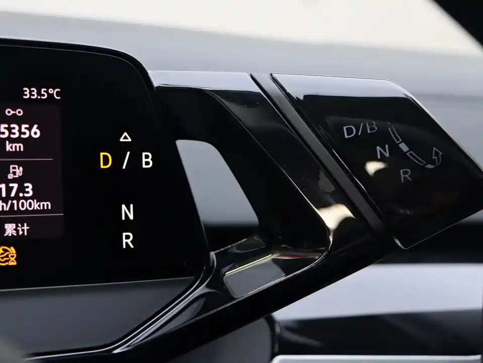 Volkswagen ID.6 CROZZ