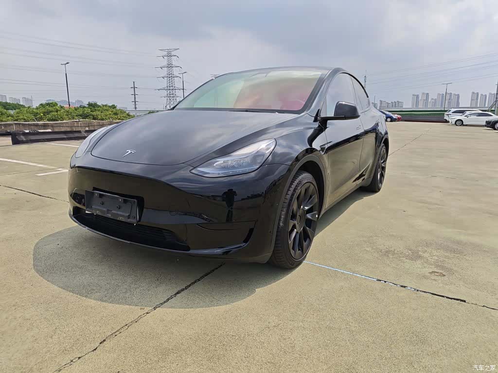 Tesla Model Y, 2023 1