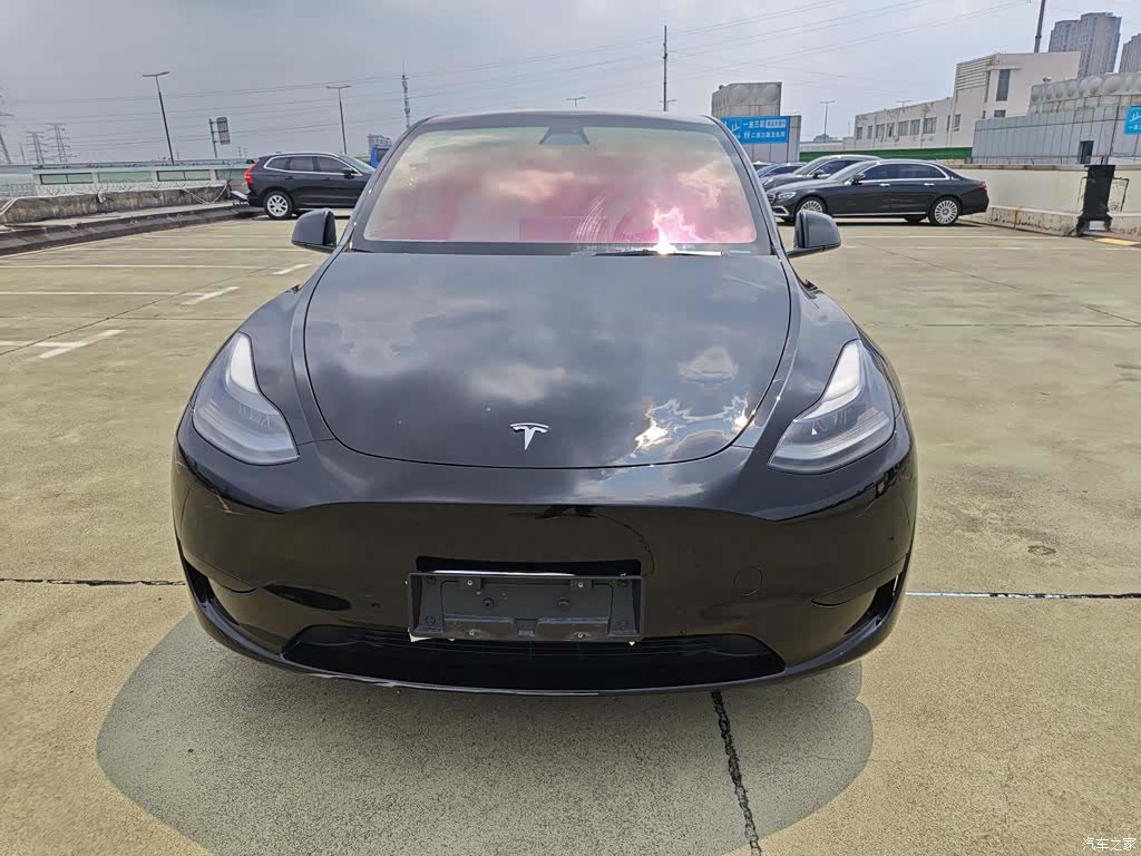 Tesla Model Y, 2023 18