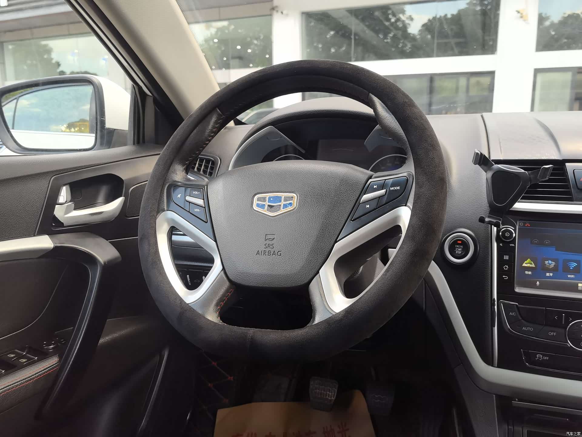 Geely Emgrand, 2015 10