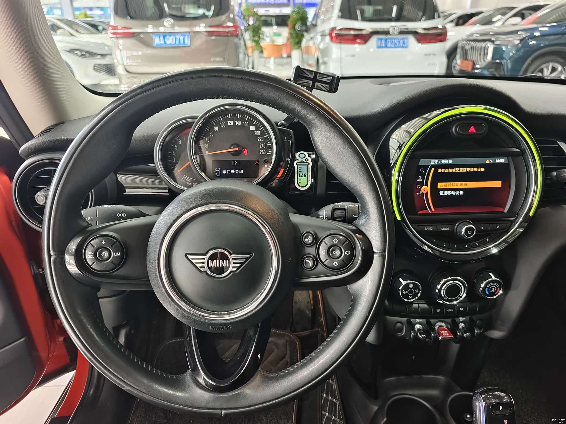 Mini ONE, 2019 9