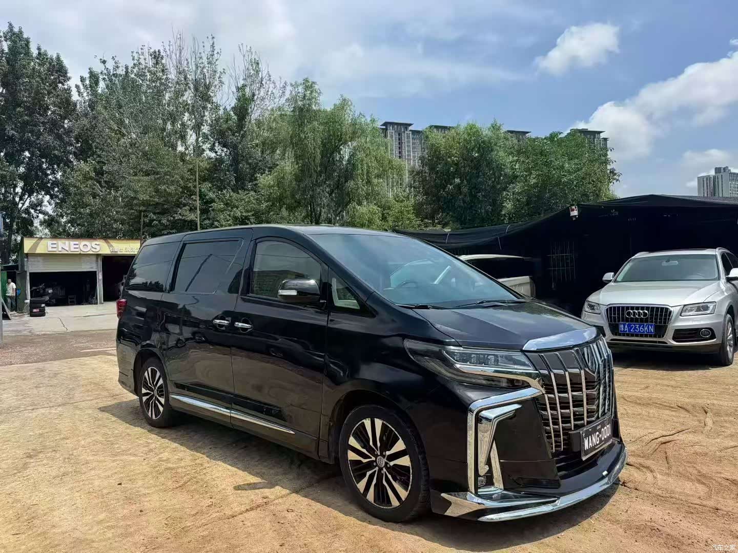 Toyota Alphard, 2011 3