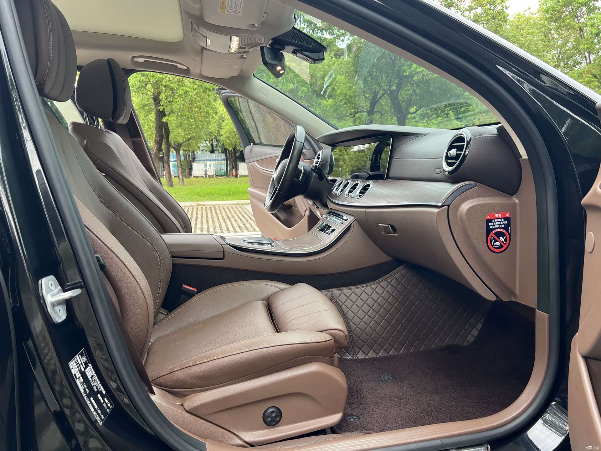 Mercedes-Benz E-Class, 2022 4