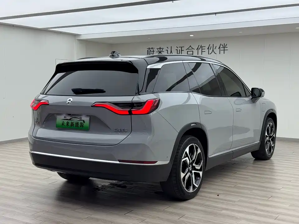 NIO ES8