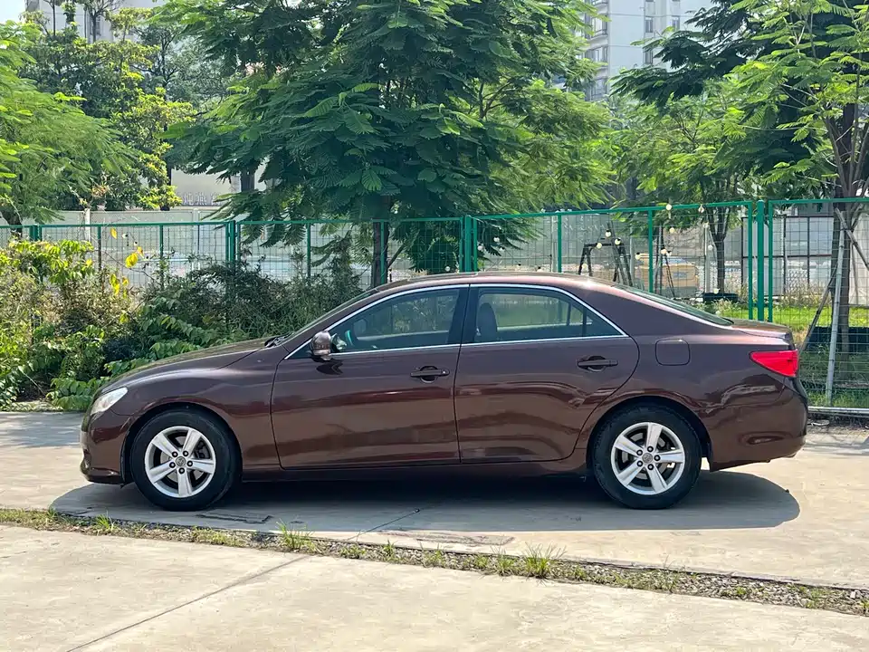 Toyota Reiz