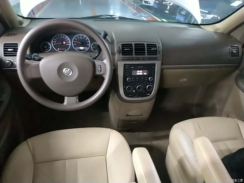 Buick GL8, 2016 10