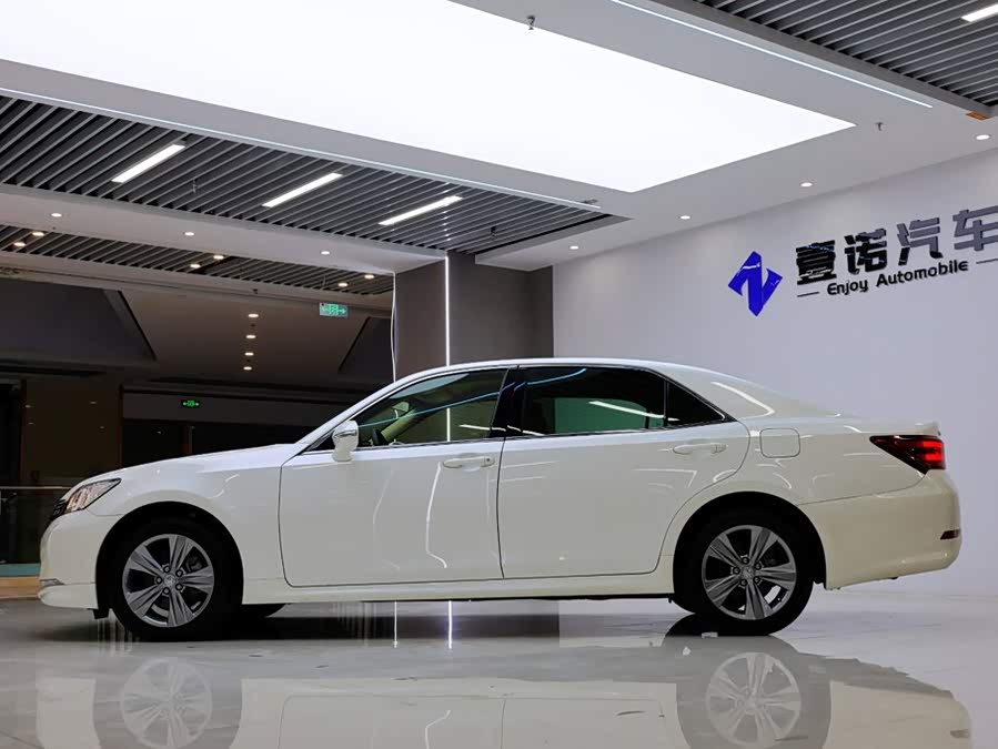 Toyota Crown 2018, фото 3