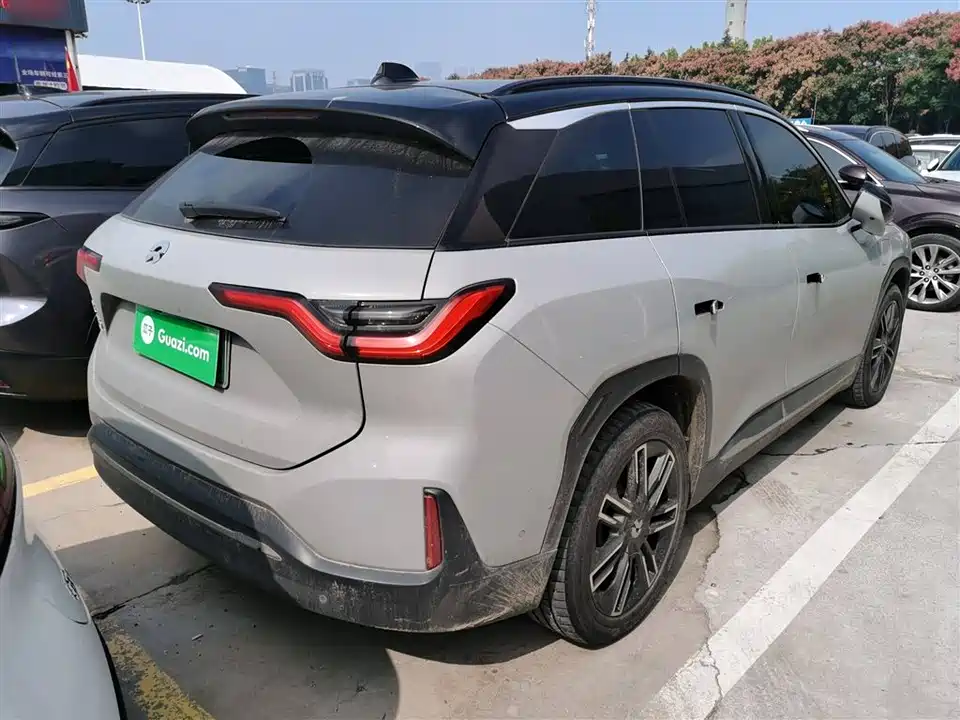 NIO ES6