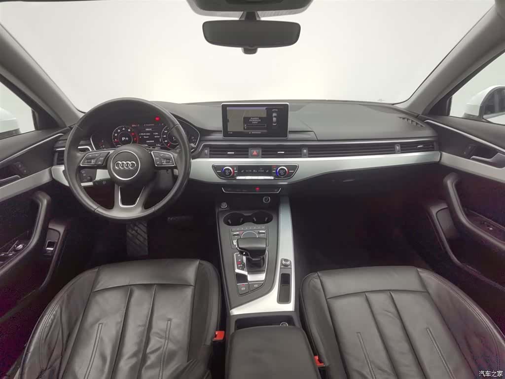 Audi A4L, 2018 все фото