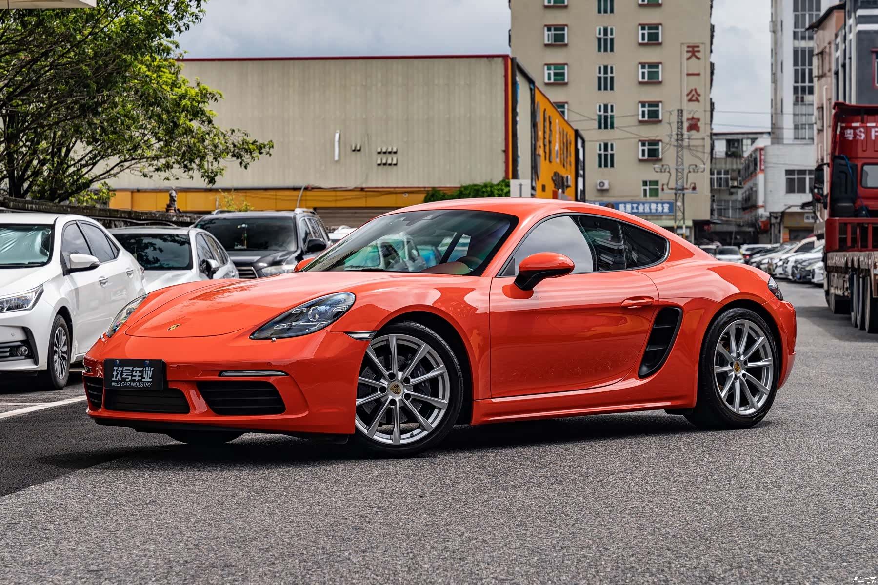 Porsche Cayman, 2018 1