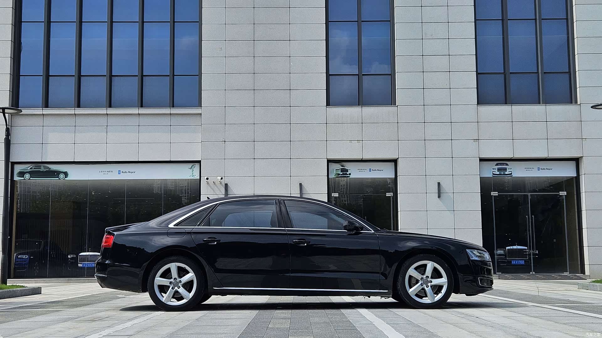Audi A8L, 2012 7