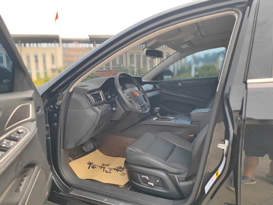 Hongqi H7