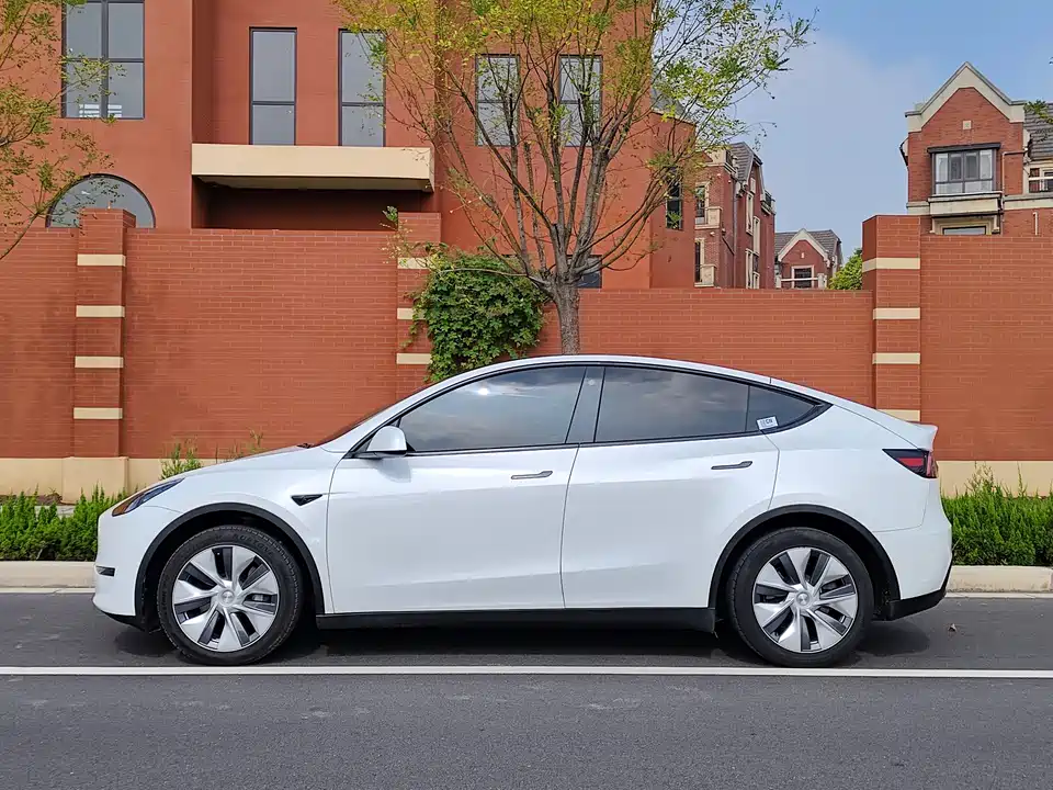Tesla Model Y Tesla Model Y