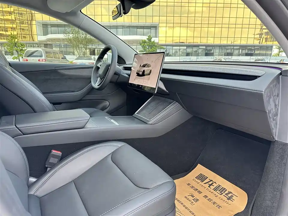Tesla Model Y Tesla Model Y