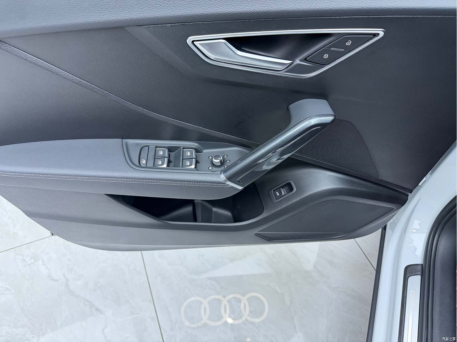Audi Q2L, 2022 8