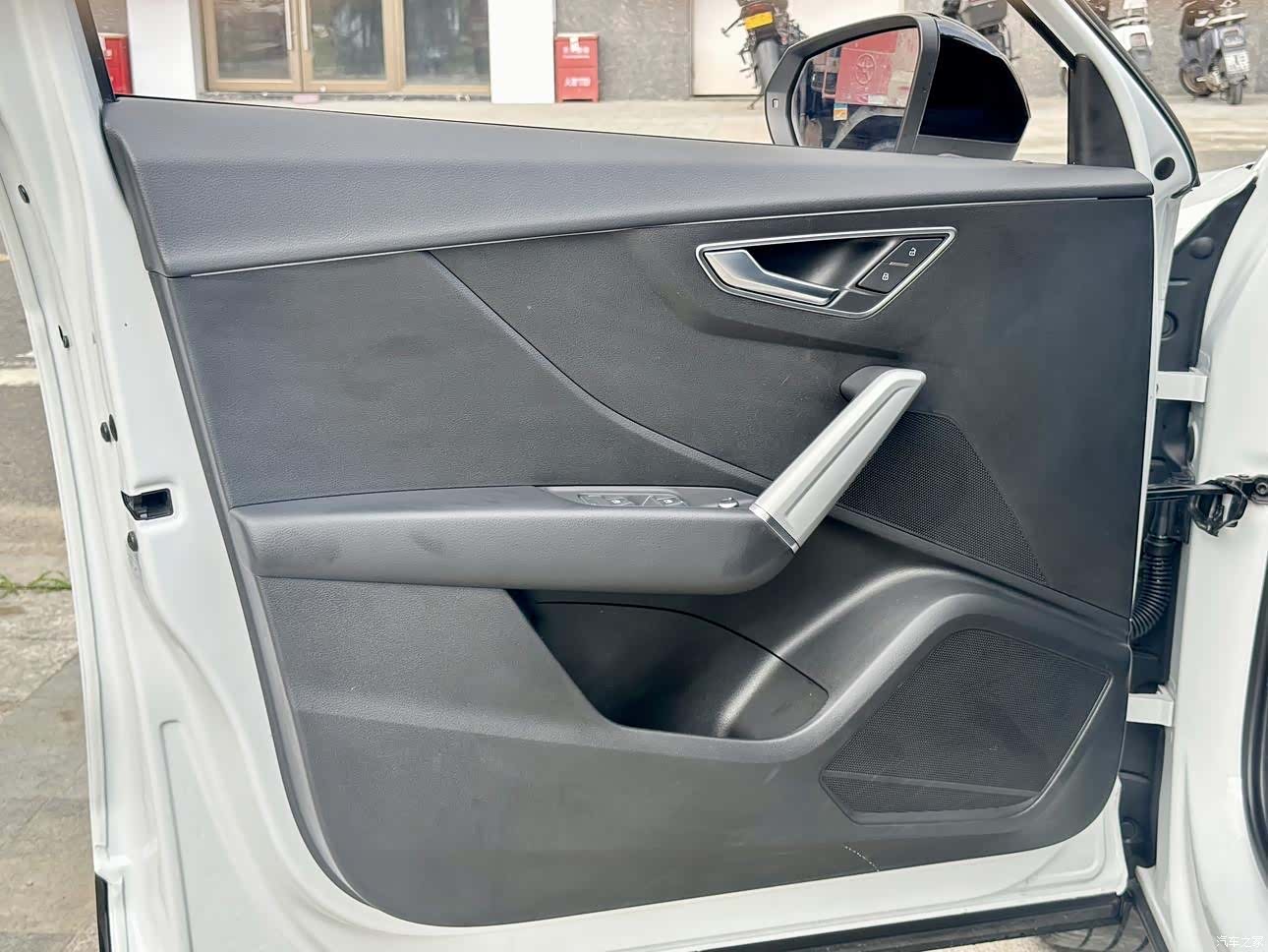 Audi Q2L, 2020 7