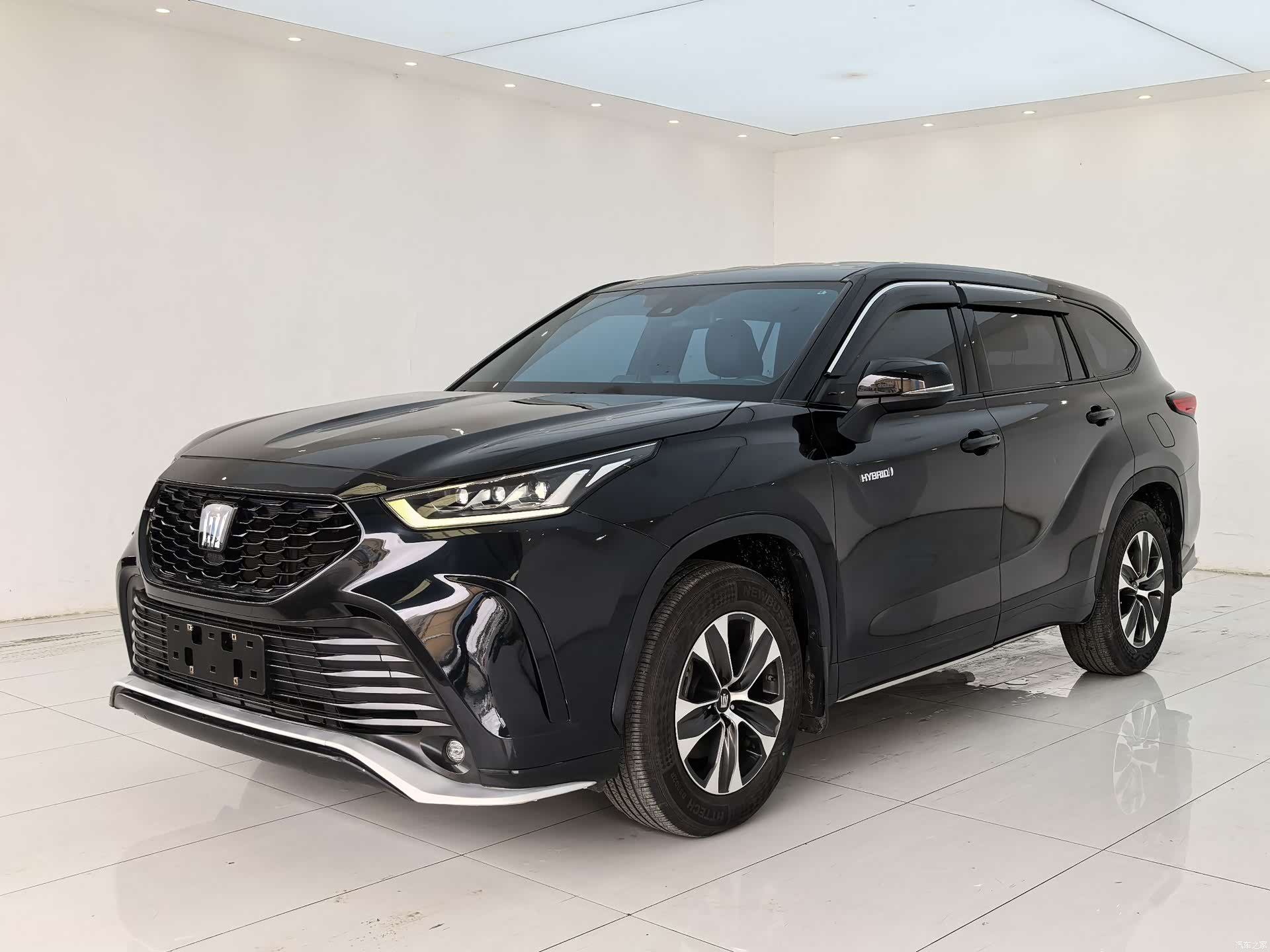Toyota Crown, 2022 1